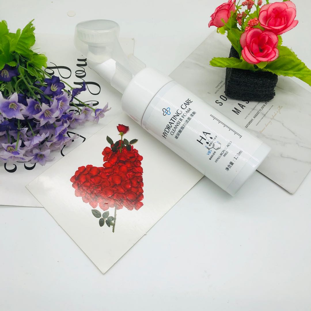 Hyaluronic acid bubble cleansing mousse full figure