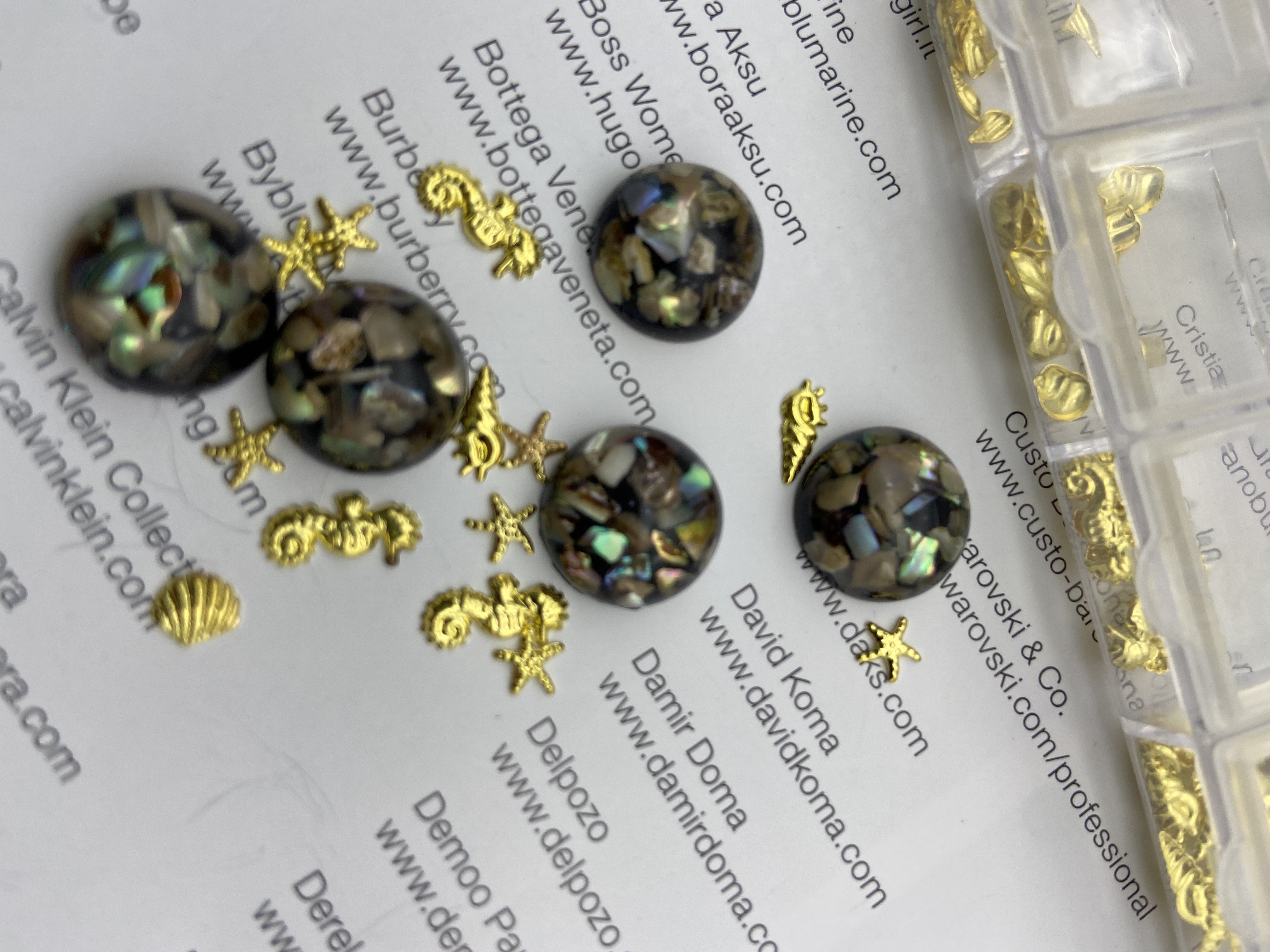 Xinrui Plain round Loose shell seven-color rings, earrings, hair ornaments, buttons, clothing accessories, Diy accessories details Picture