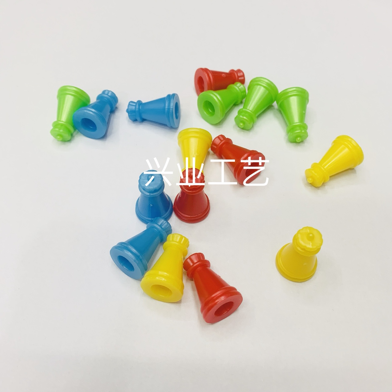 16颗四色塑料飞行棋子Ludo