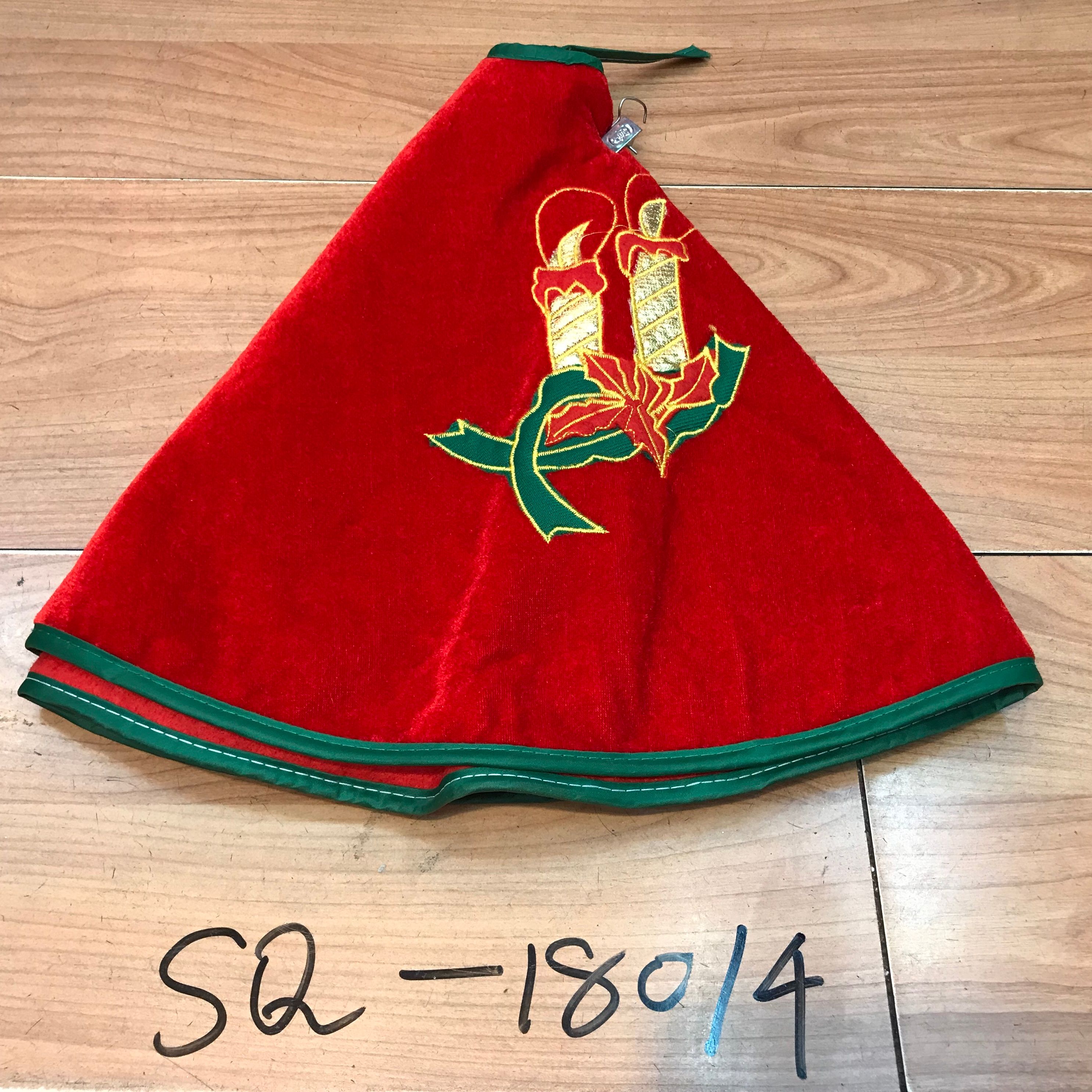 Gold velvet embroidered candle Christmas tree skirt manufacturers direct Christmas tree decorations wholesale multiple sizes of optional Christmas tree decorations thumbnail