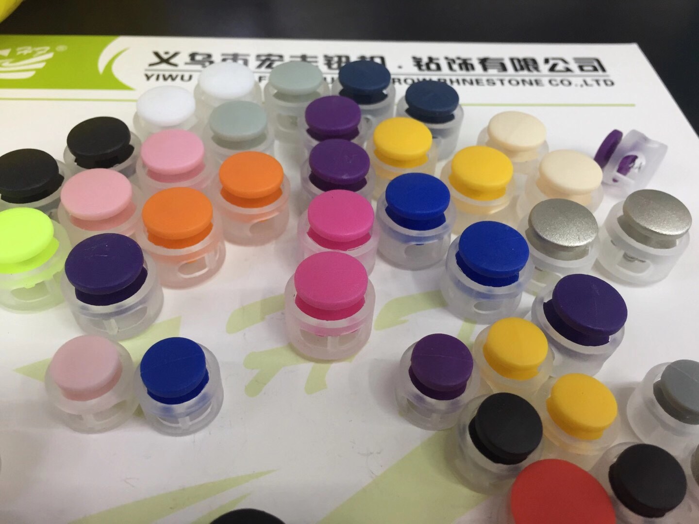 钮扣实物图