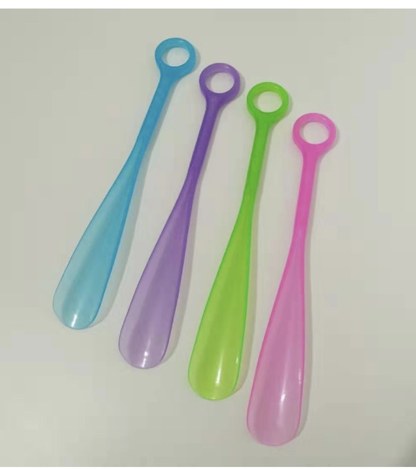 Plastic shoe horn thumbnail