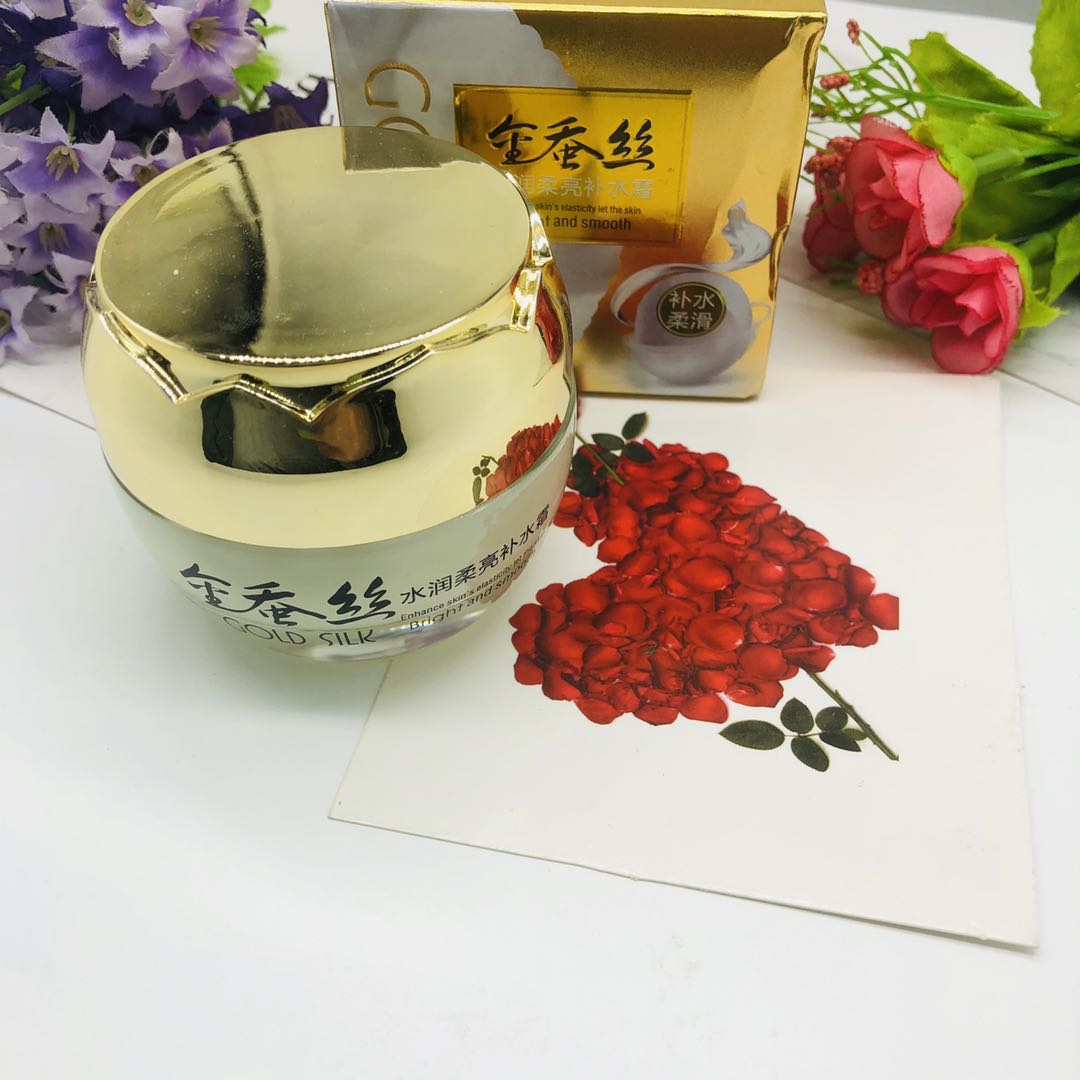 Gold Silk Hydrating Cream full figure