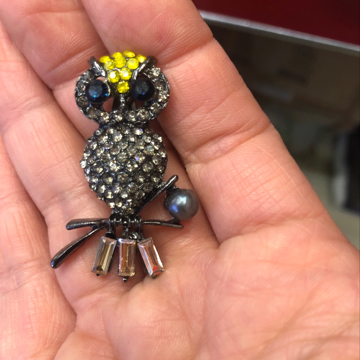 猫头鹰灰珍珠胸针详情图1