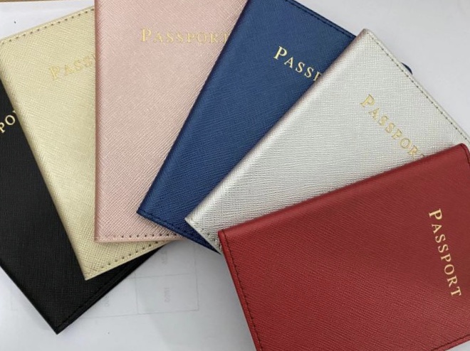 Cross-patterned passport cover details Picture