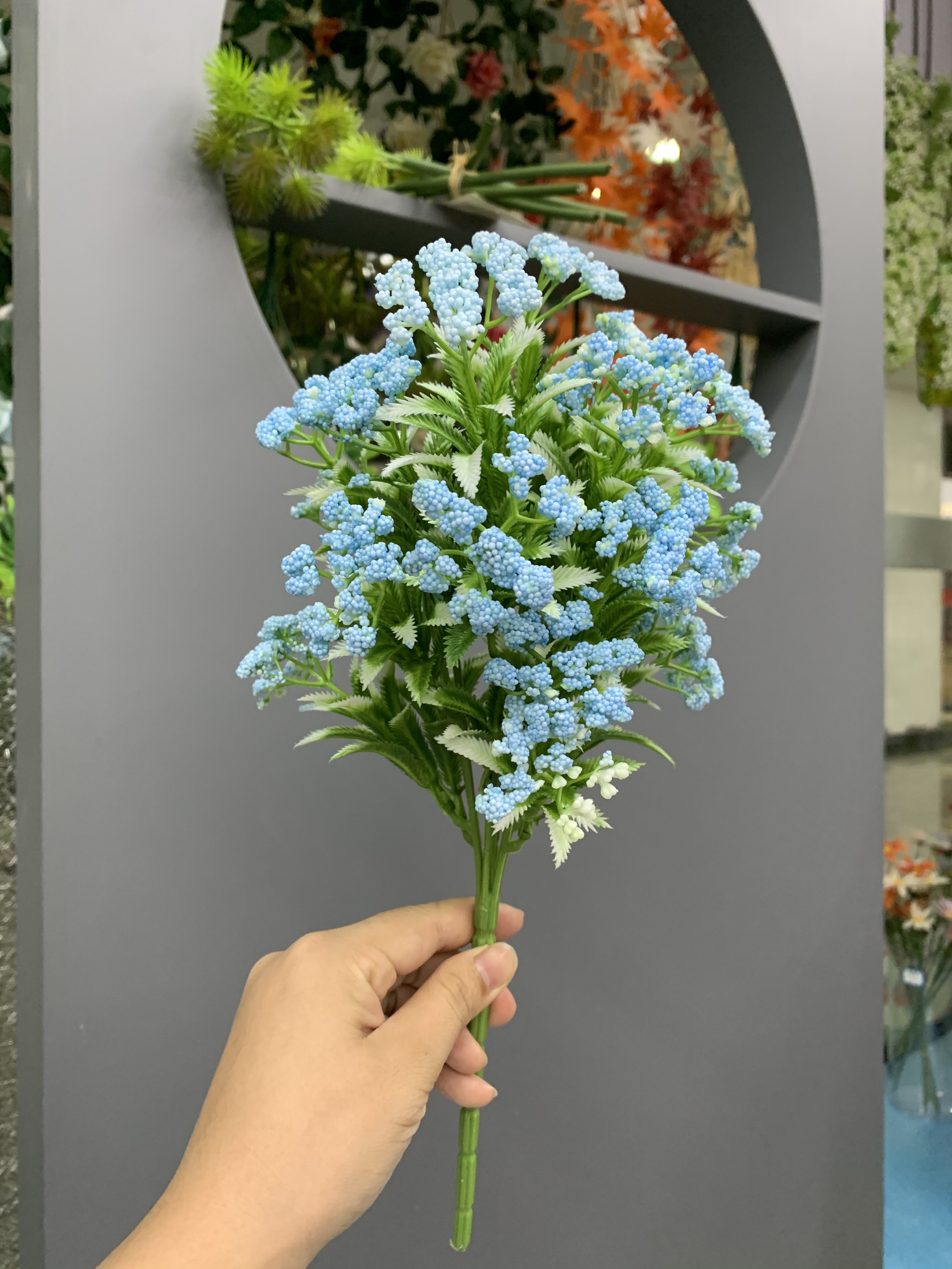 A small bunch of snowflakes Specification image