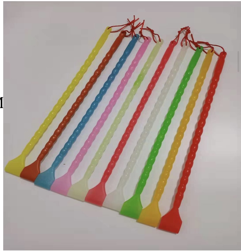 The plastic scratch is transparent and the lazy scratch is ticklish thumbnail