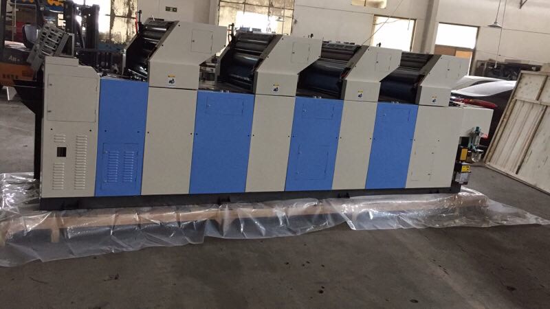 47型 56型 62型 胶印机 印刷机白底实物图