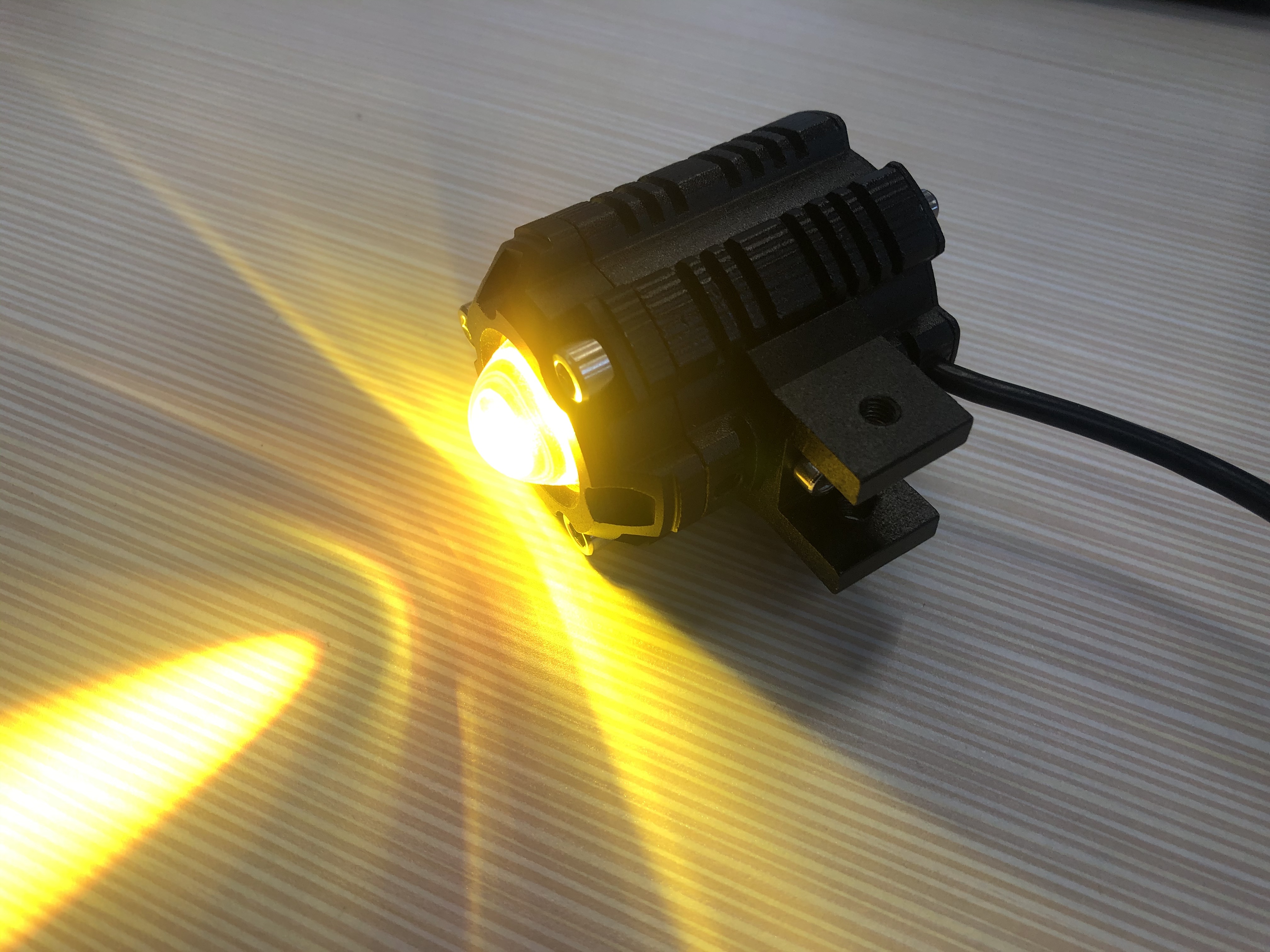 Motorcycle LED laser spotlights, ultra-bright led headlights, white and yellow light, street lamps, strong high beams, external waterproof and corrosion-resistant lens spotlights, electric vehicle and car anti-fog lights, motorcycle accessories Item Picture