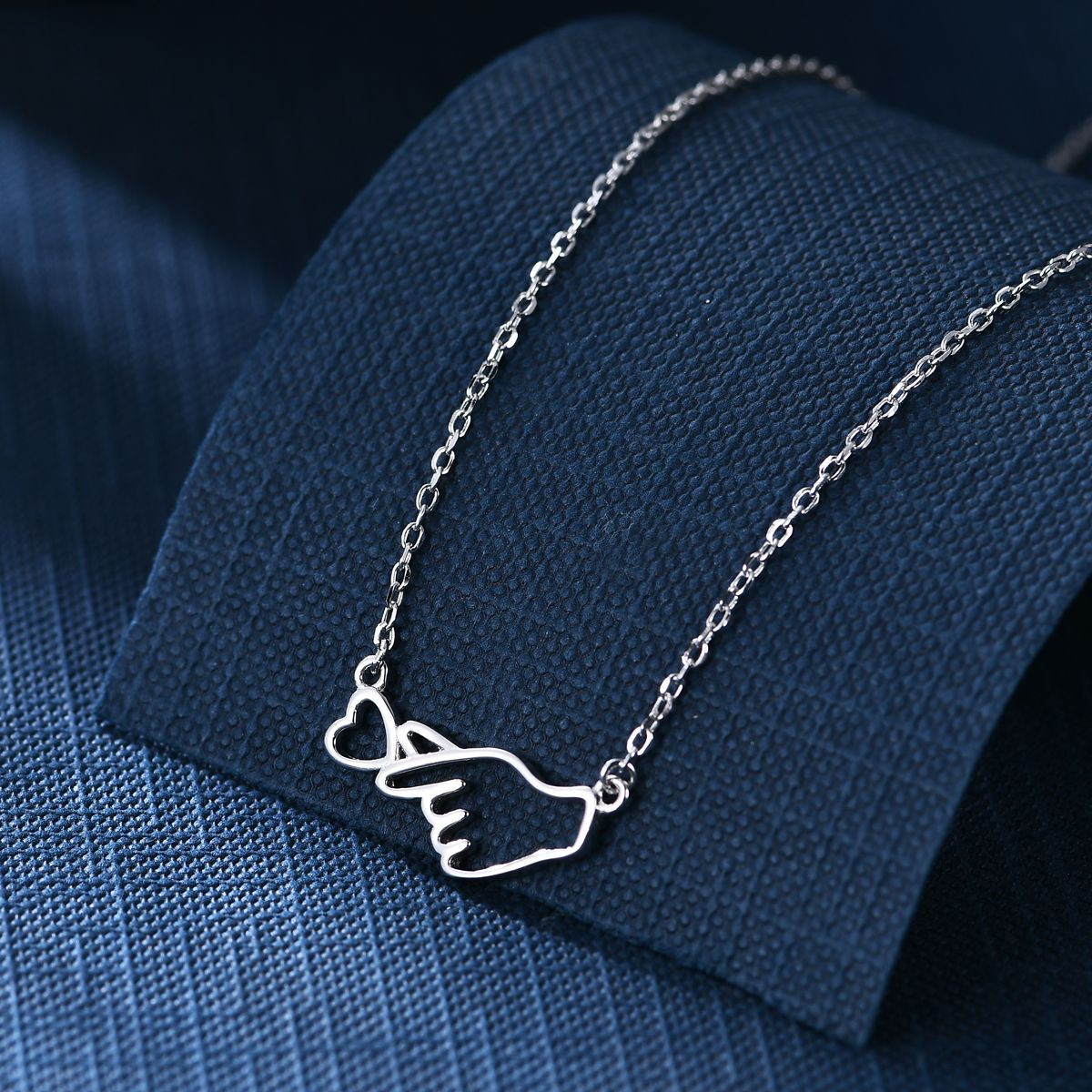 Anton Head Wolf S925 sterling silver Niche design Instagram heart-shaped women's Necklace, minimum order quantity one piece, free shipping