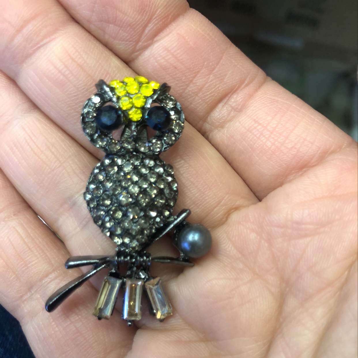 猫头鹰灰珍珠胸针详情图3