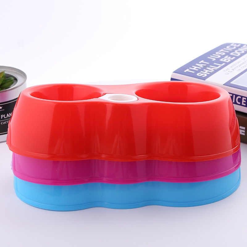 Wholesale from a manufacturer of multi-functional circular plastic pet double bowls with water outlets, including dog bowls, cat bowls and food bowls