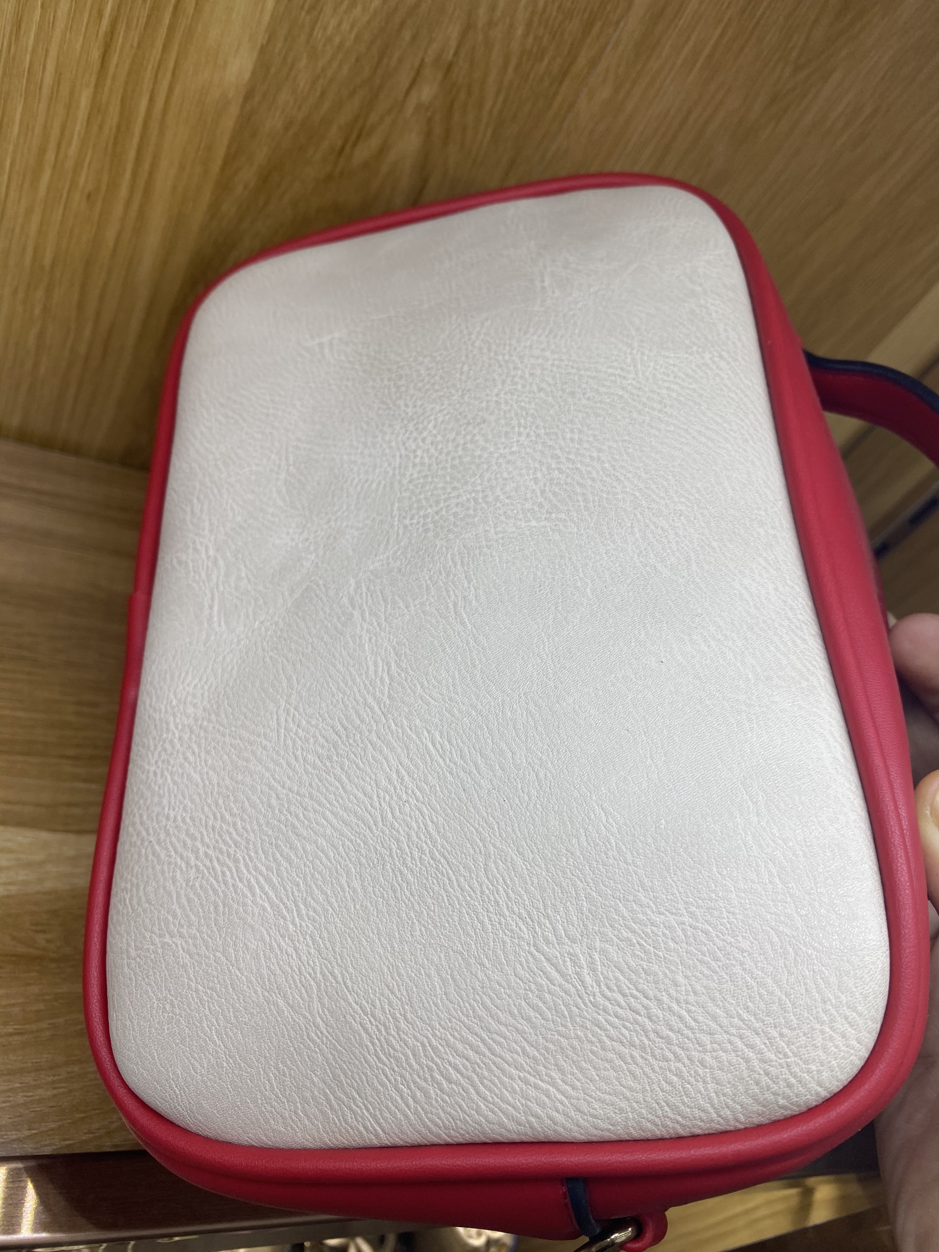 Bolso crossbody portátil con envoltura interior detail image 3