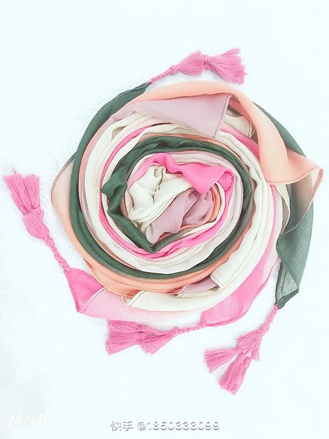 Small silk square 16