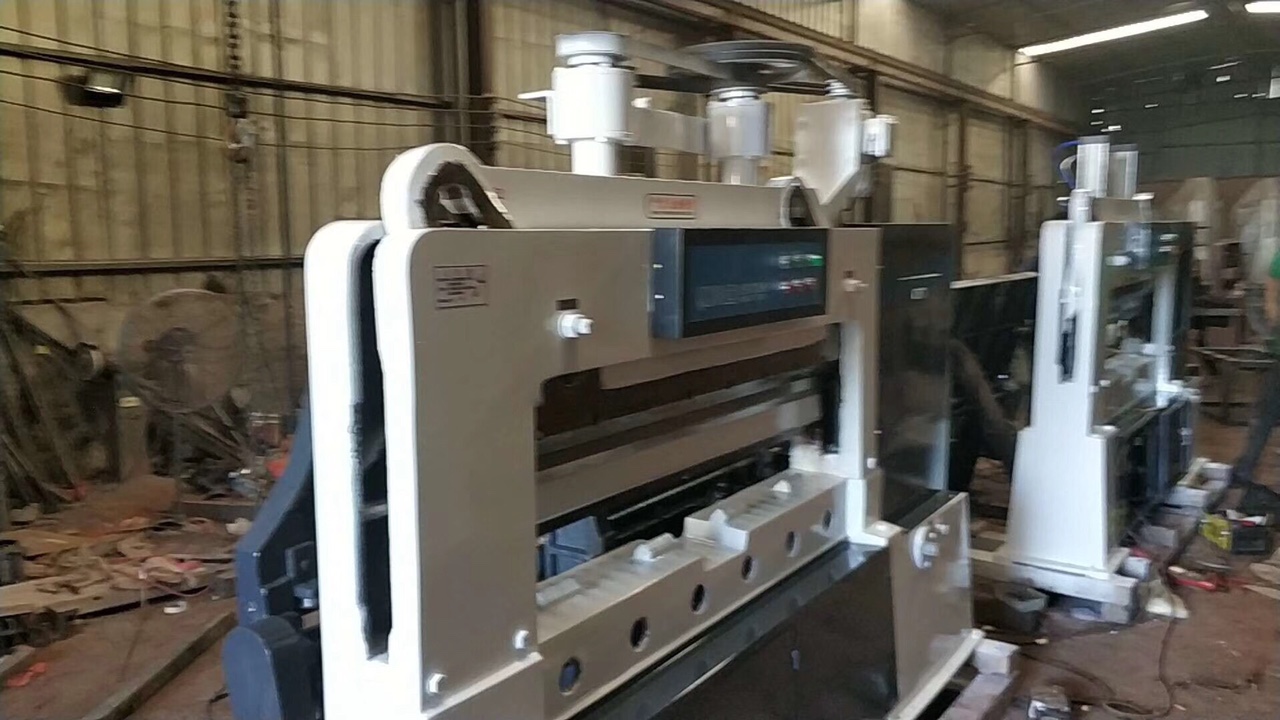 1300 Electric paper cutter