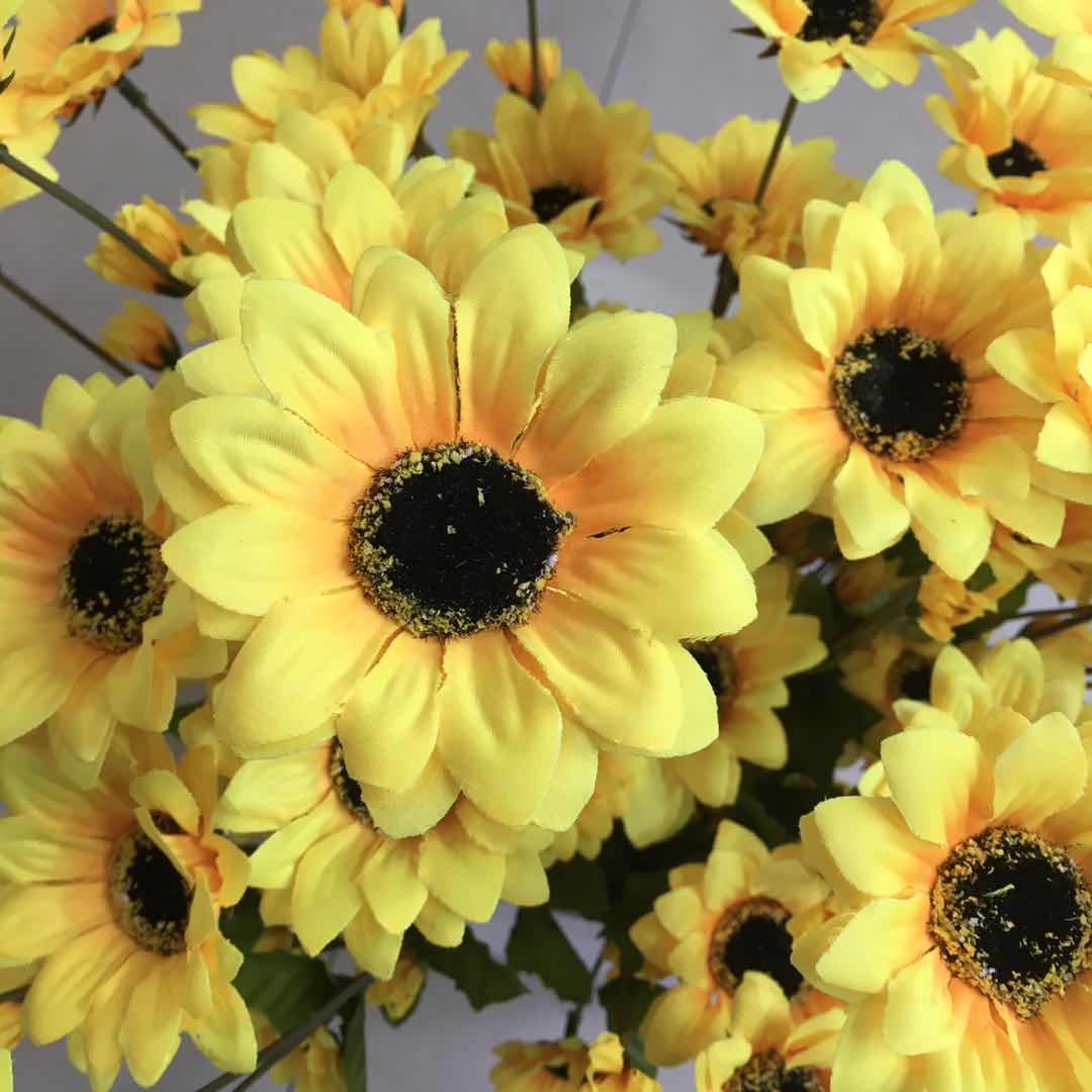 Living room artificial flower arrangement: 8-fork 48-head artificial sunflower Specification image