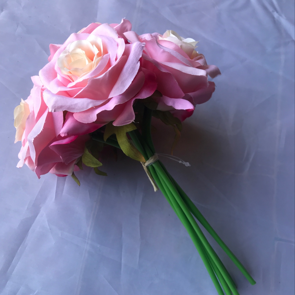 Seven handfuls of roses details Picture