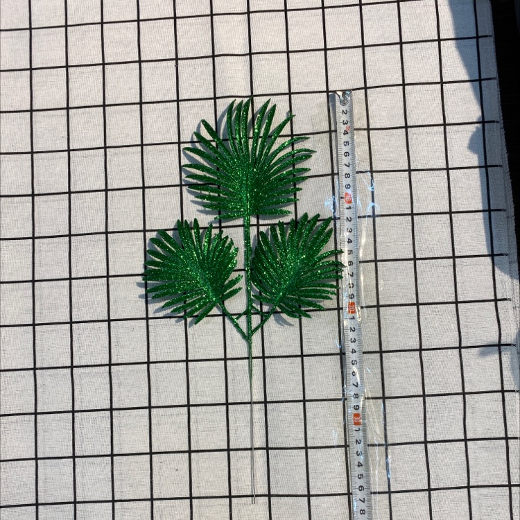 Three small brown leaves per piece details Picture