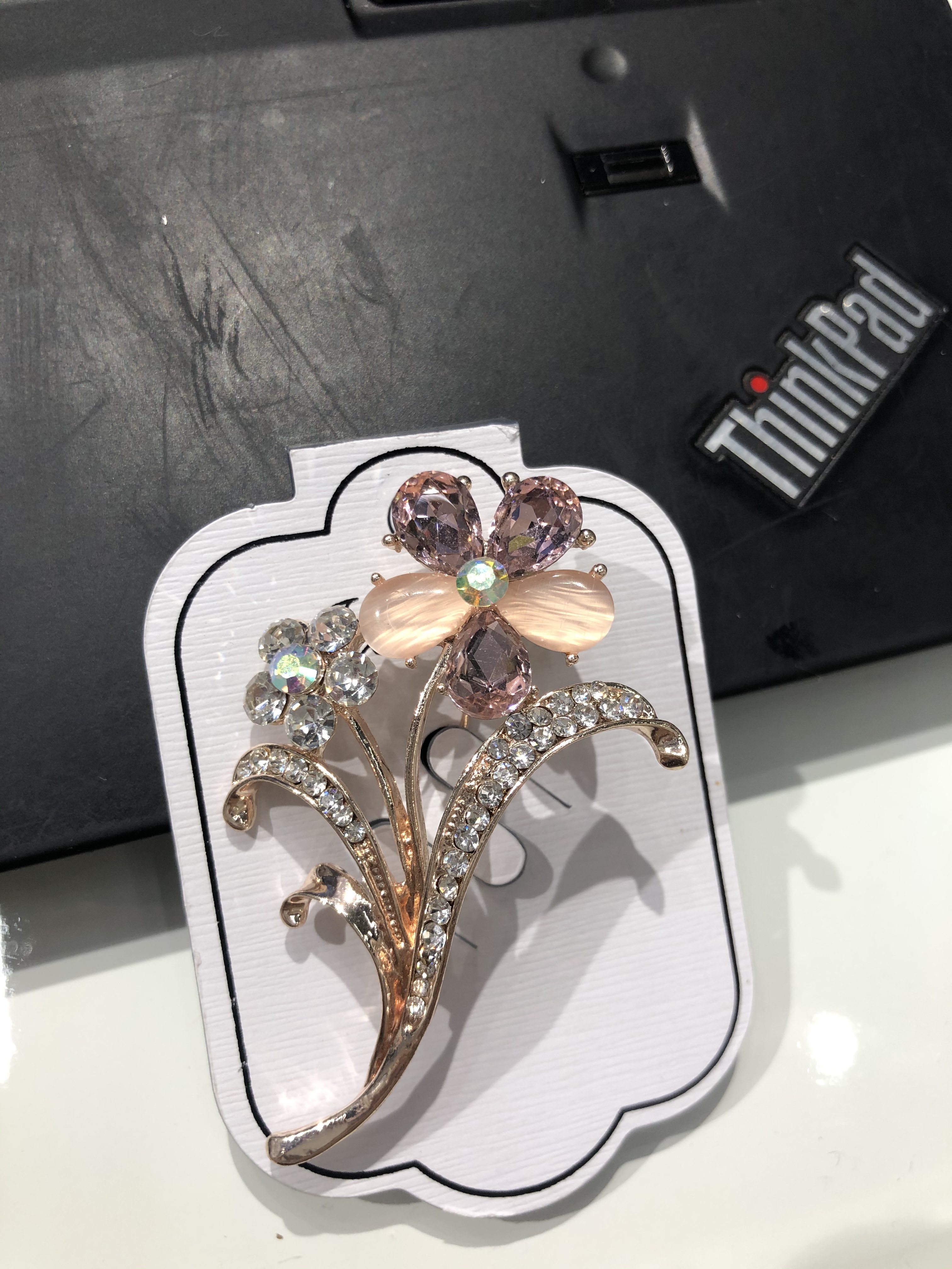Korean Version Fashion New Rhinestone Brooch 013 details Picture