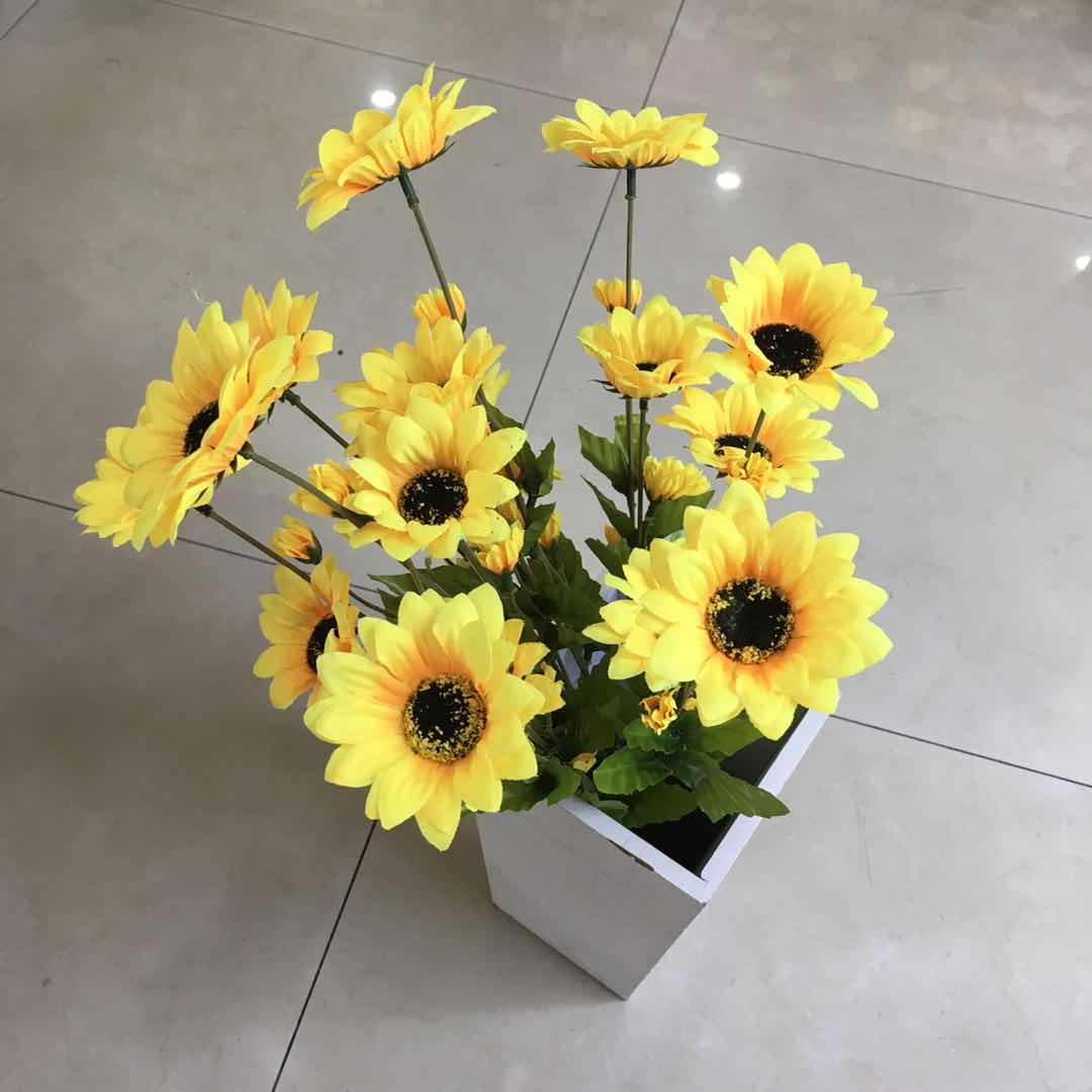 Living room artificial flower arrangement: 8-fork 48-head artificial sunflower details Picture