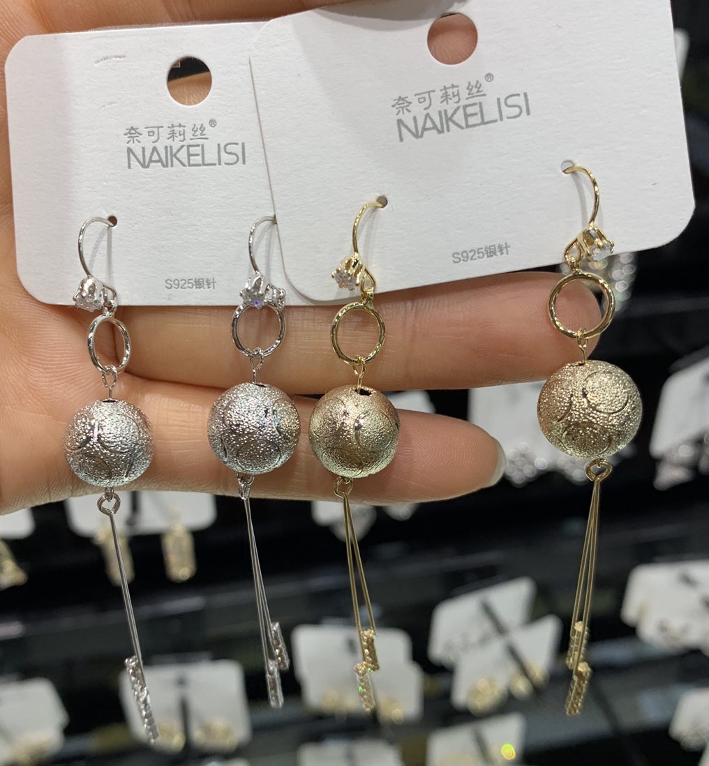 The new fashion Ohan joker ball belt with 925 silver needle earrings thumbnail