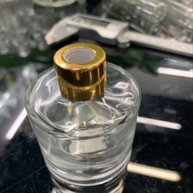 厂家直销精致香水瓶分装瓶玻璃瓶空瓶子香水辅料YN