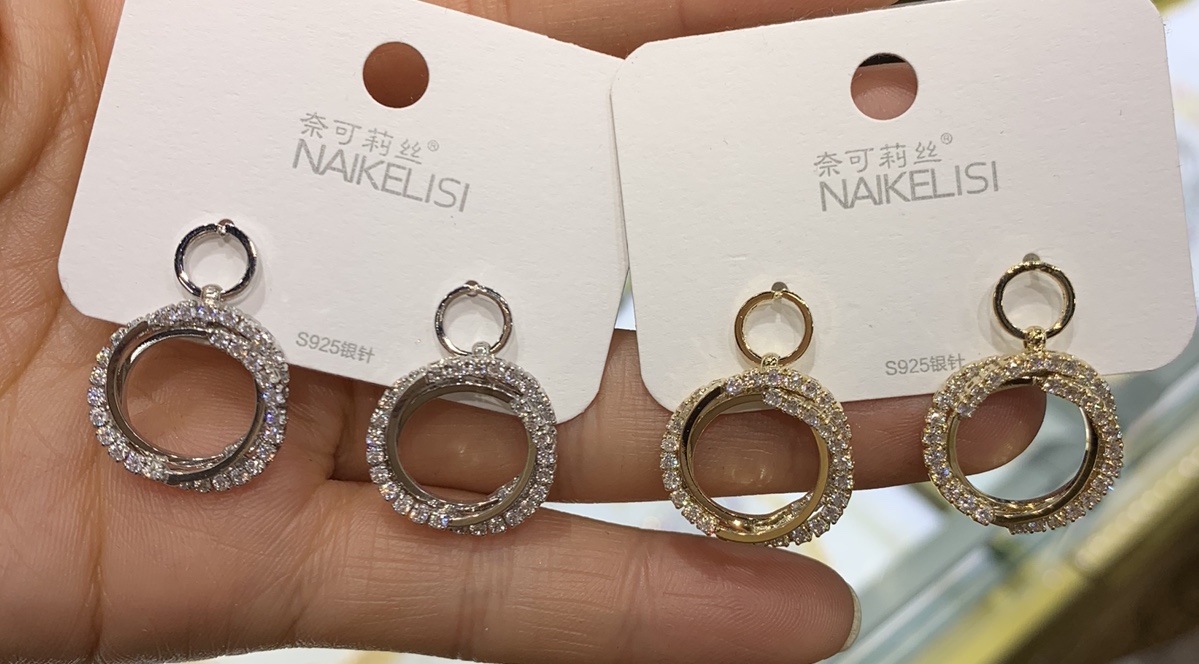 2020 Fashion European Han versatile slim zircon earrings thumbnail