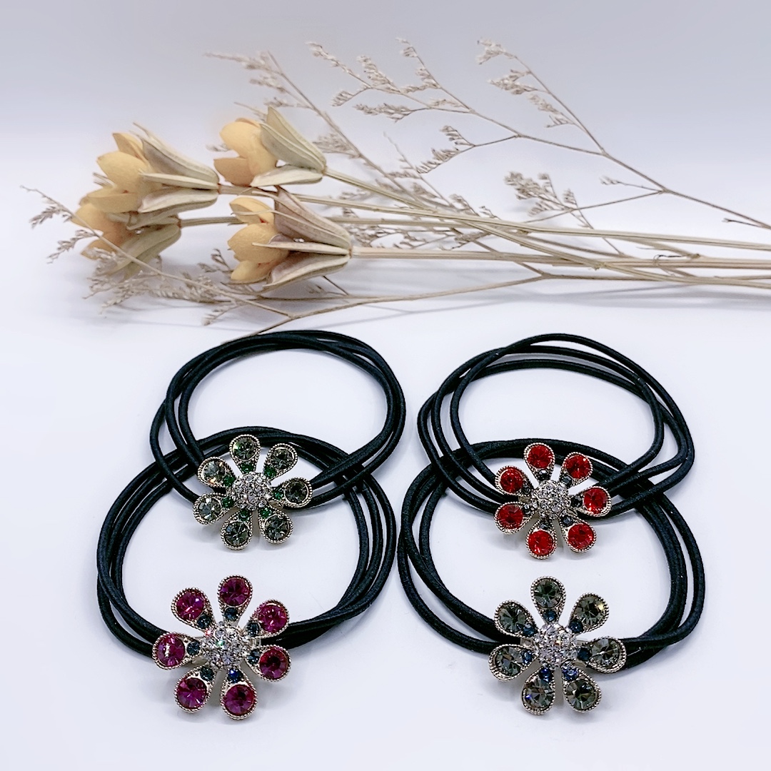 A female Korean Internet celebrity with a simple and elegant hair tie, a retro honey rhinestone hair tie, and a high-elasticity rubber band hair tie Specification image