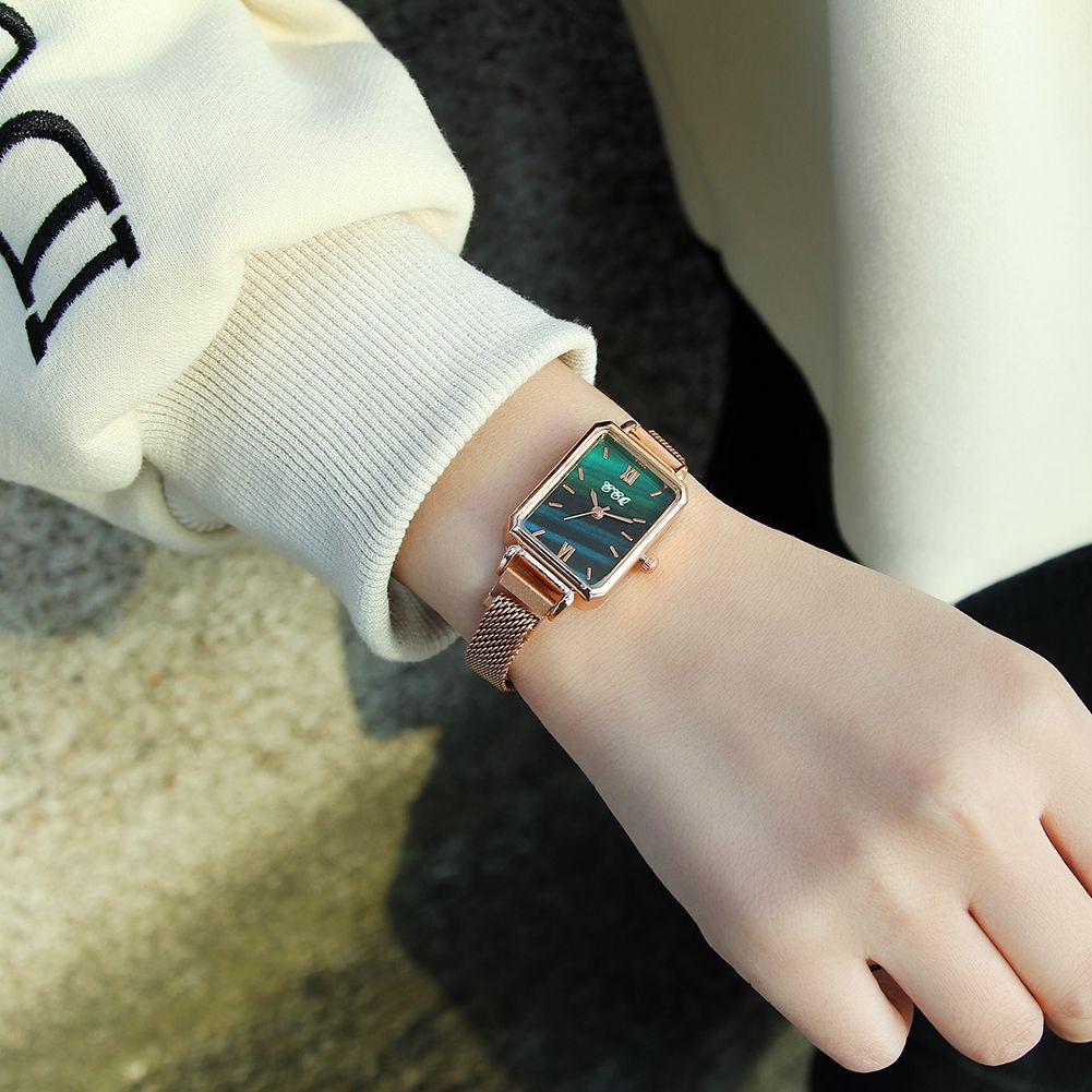 The small square watch with magnetic magnets, the same style as Zheng Shuang's Douyin bestseller women's watch details Picture