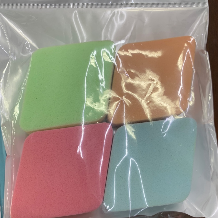 Factory direct sales of water-soaked large chess pieces, cosmetic tools, beauty tools, cosmetic powder puffs