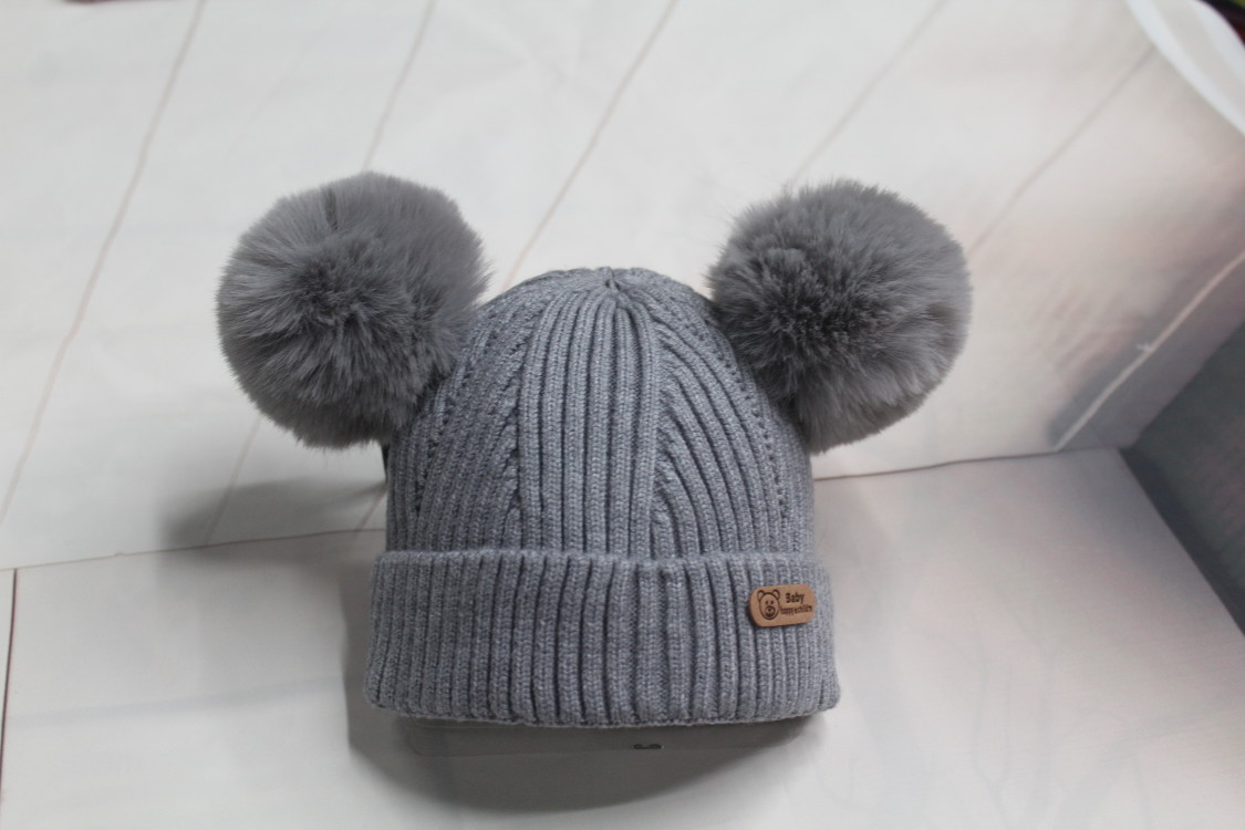 Large Double Ball Children's Hat Woolen Hat Knitted Hat Item Picture