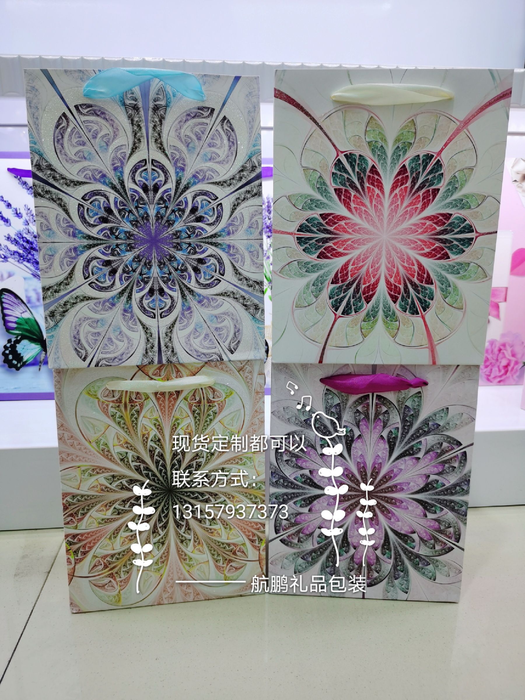Factory direct sales of in-stock paper handbags, gift bags, paper handbags, flower and plant design gift bags, hand-held Specification drawing