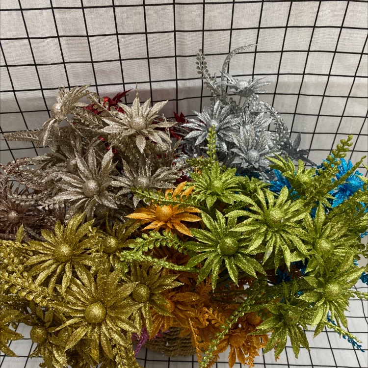 12 forked sunflowers detail image 1