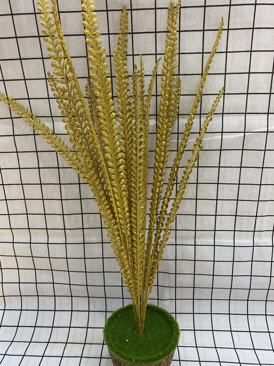 18-pronged centipede grass