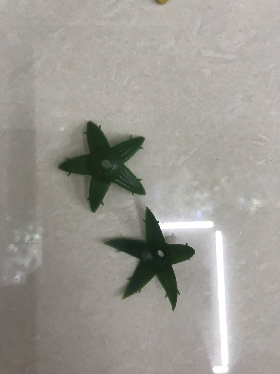 Mid-pentagonal sole