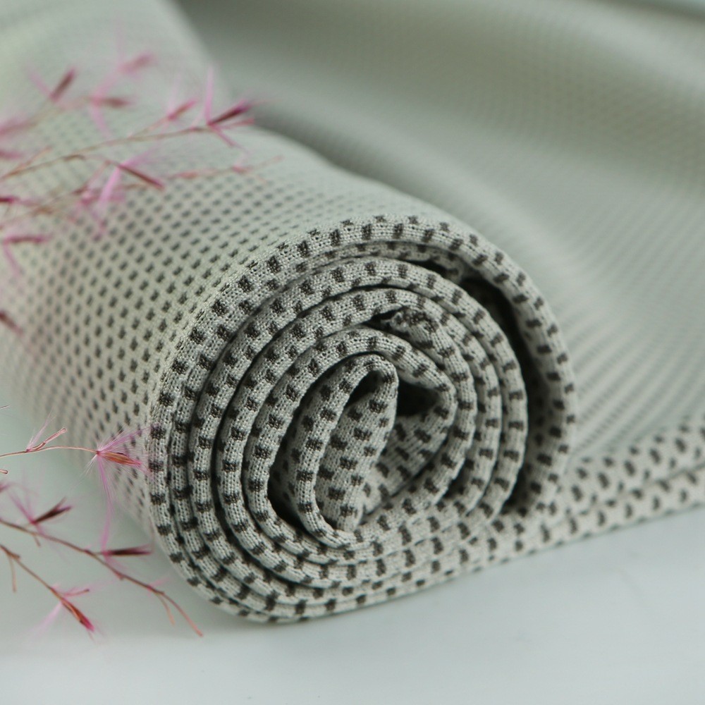 Polyester and brocade moisture-absorbing and cold-sensing fabric for sports, cold-sensing towels, cushions, and jerseys in various colors are available in stock detail image 7