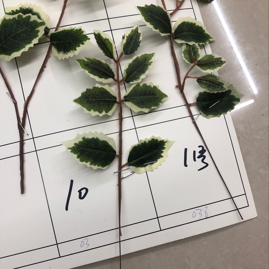 Christmas Leaf No. 10 Specification image