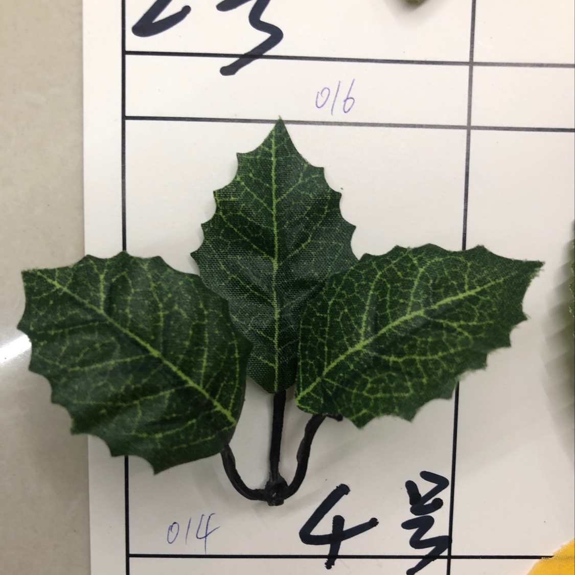 Three-leaf No. 4 detail image 1
