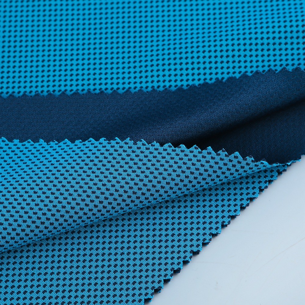 Polyester and brocade moisture-absorbing and cold-sensing fabric for sports, cold-sensing towels, cushions, and jerseys in various colors are available in stock detail image 2