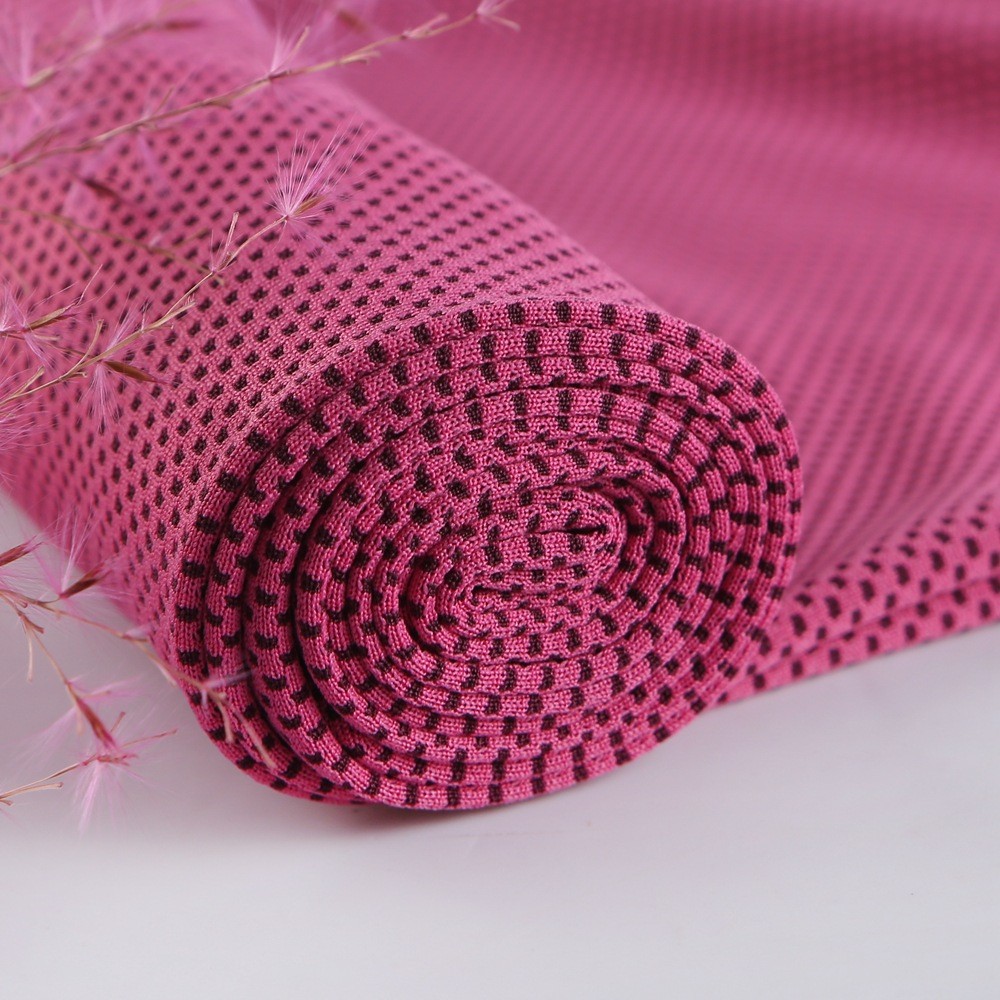 Polyester and brocade moisture-absorbing and cold-sensing fabric for sports, cold-sensing towels, cushions, and jerseys in various colors are available in stock detail image 8