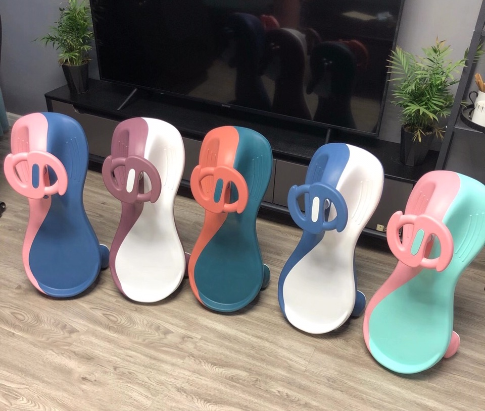 拼色扭扭车玩具车