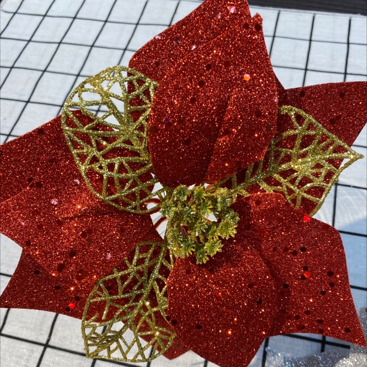 New shiny Christmas flowers detail image 1