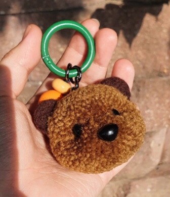 厂家直销新款毛球挂件批发时尚图