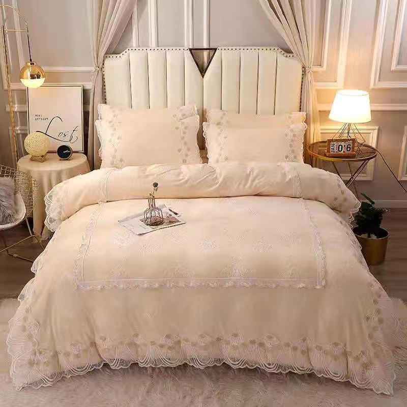 2020 New Factory Direct Wholesale Retail Bed Four-Piece Set Princess Wind Lace Rice White