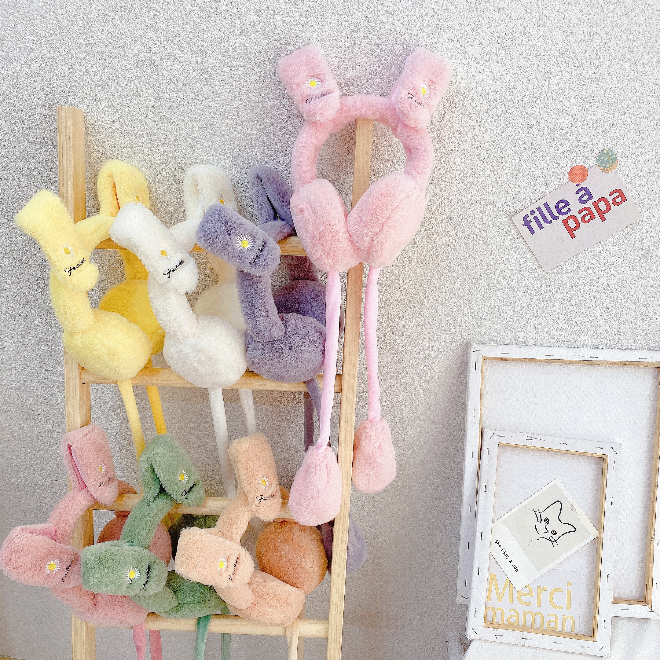 Chrysanthemum ear cups details Picture