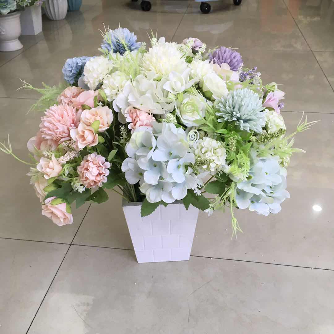 Wholesale of 7-pronged new and beautiful roses for living room artificial flower and artificial flower decoration Specification image