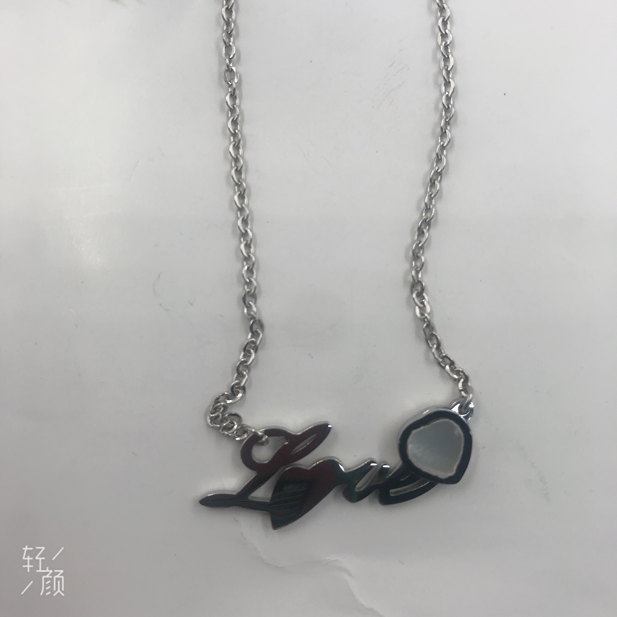 001不锈钢钛钢饰品项链颈链毛衣链流行服装百搭配饰白底实物图