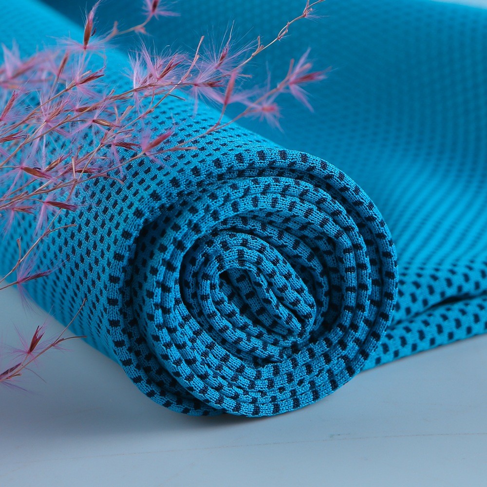 Polyester and brocade moisture-absorbing and cold-sensing fabric for sports, cold-sensing towels, cushions, and jerseys in various colors are available in stock detail image 6