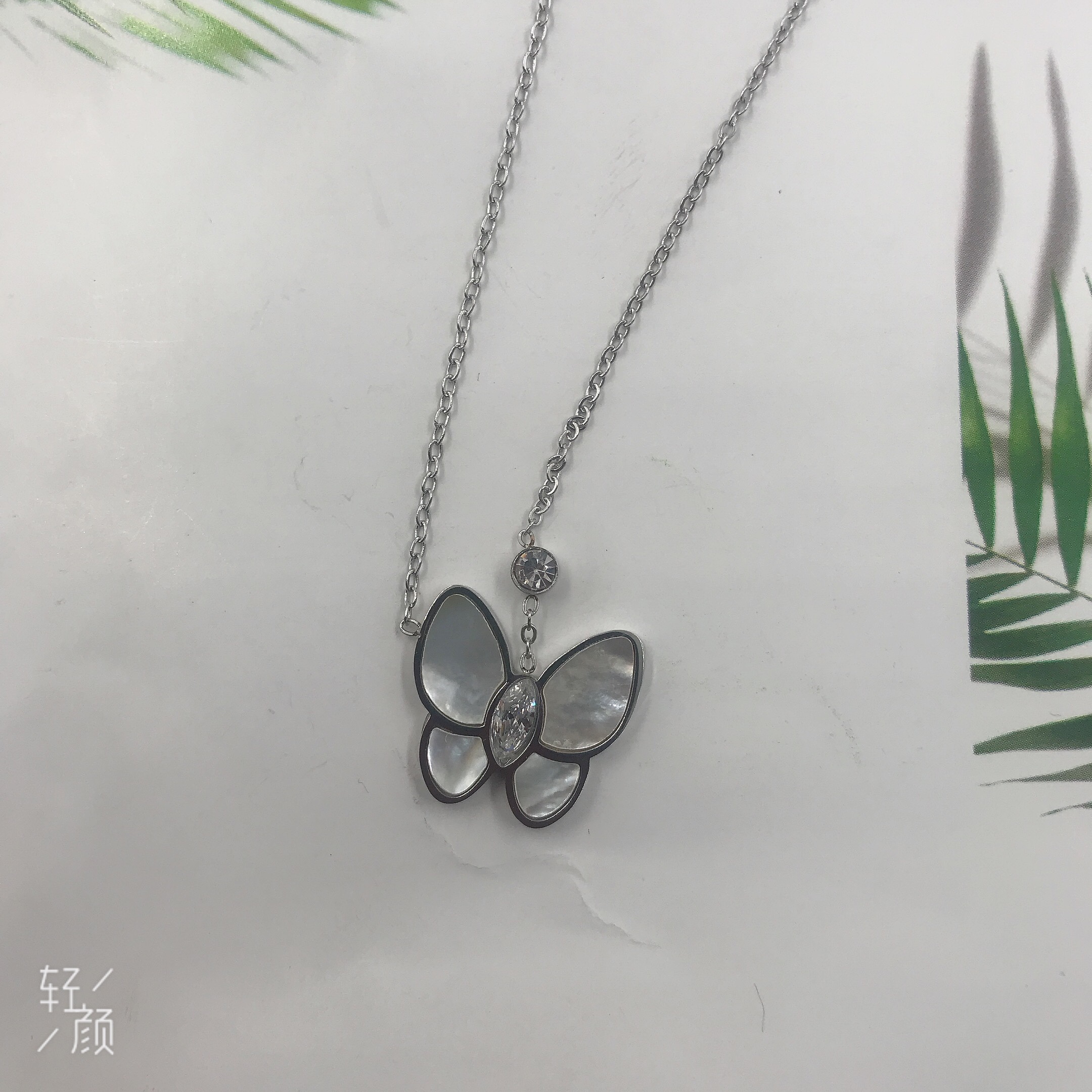 不锈钢钛钢饰品颈链项链毛衣链流行服装百搭款产品图