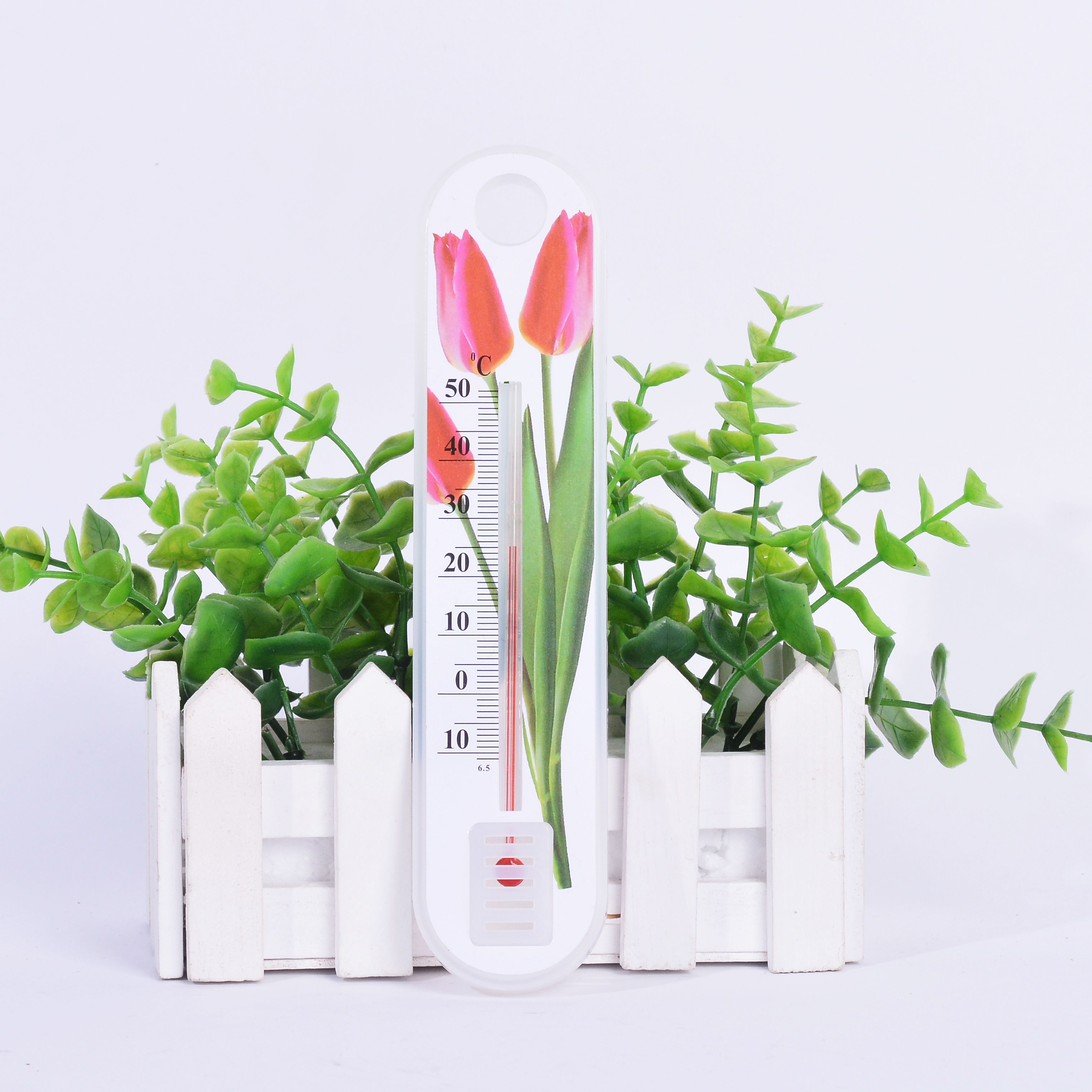 Plastic cartoon rose-patterned thermometer, indoor and outdoor thermometer, greenhouse thermometer Specification image